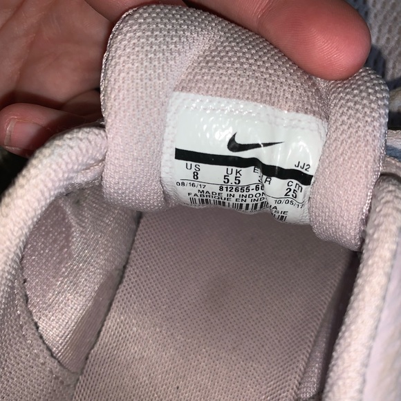 Nikes - Picture 4 of 4